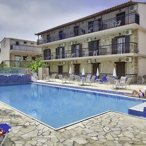 Triple Room Pool View